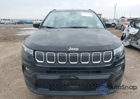 2022 Jeep Compass Latitude z USA, uszkodzony, nr VIN 3C4NJDBB4NT230062